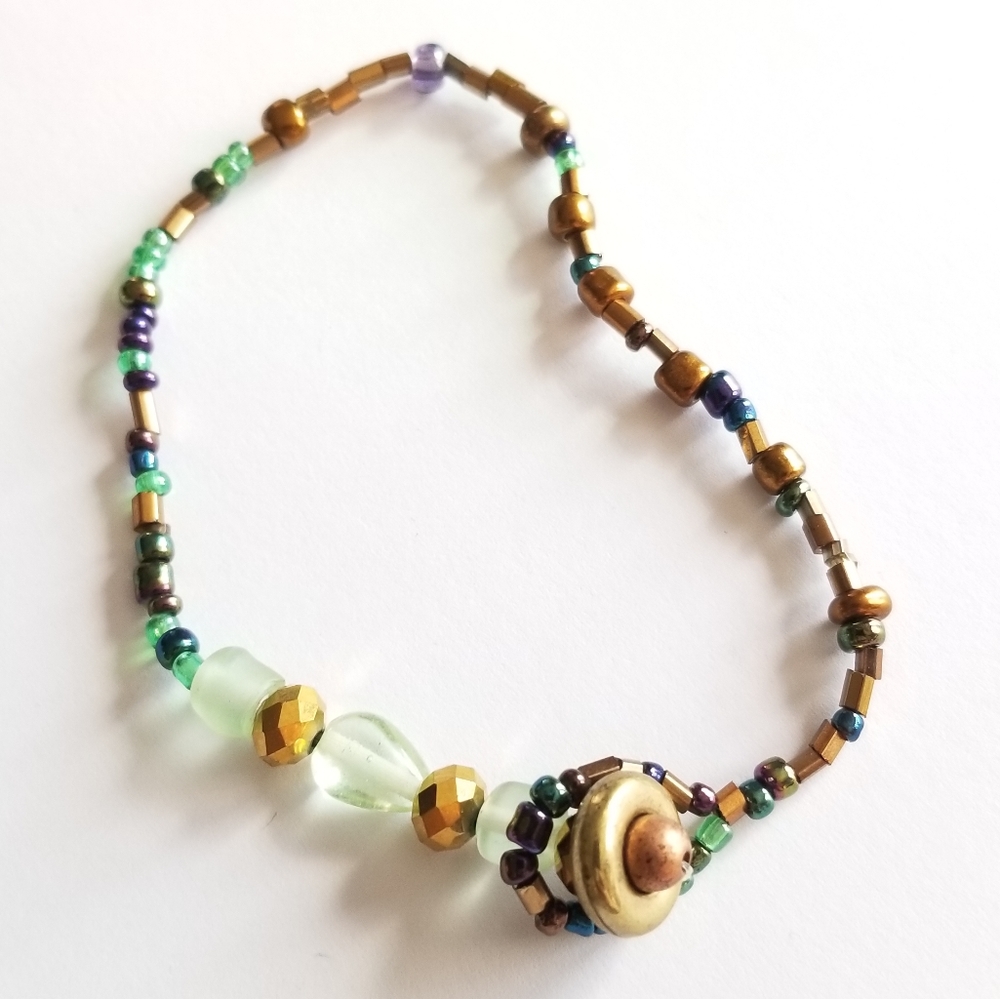 Handmade beaded bracelet green gold tone